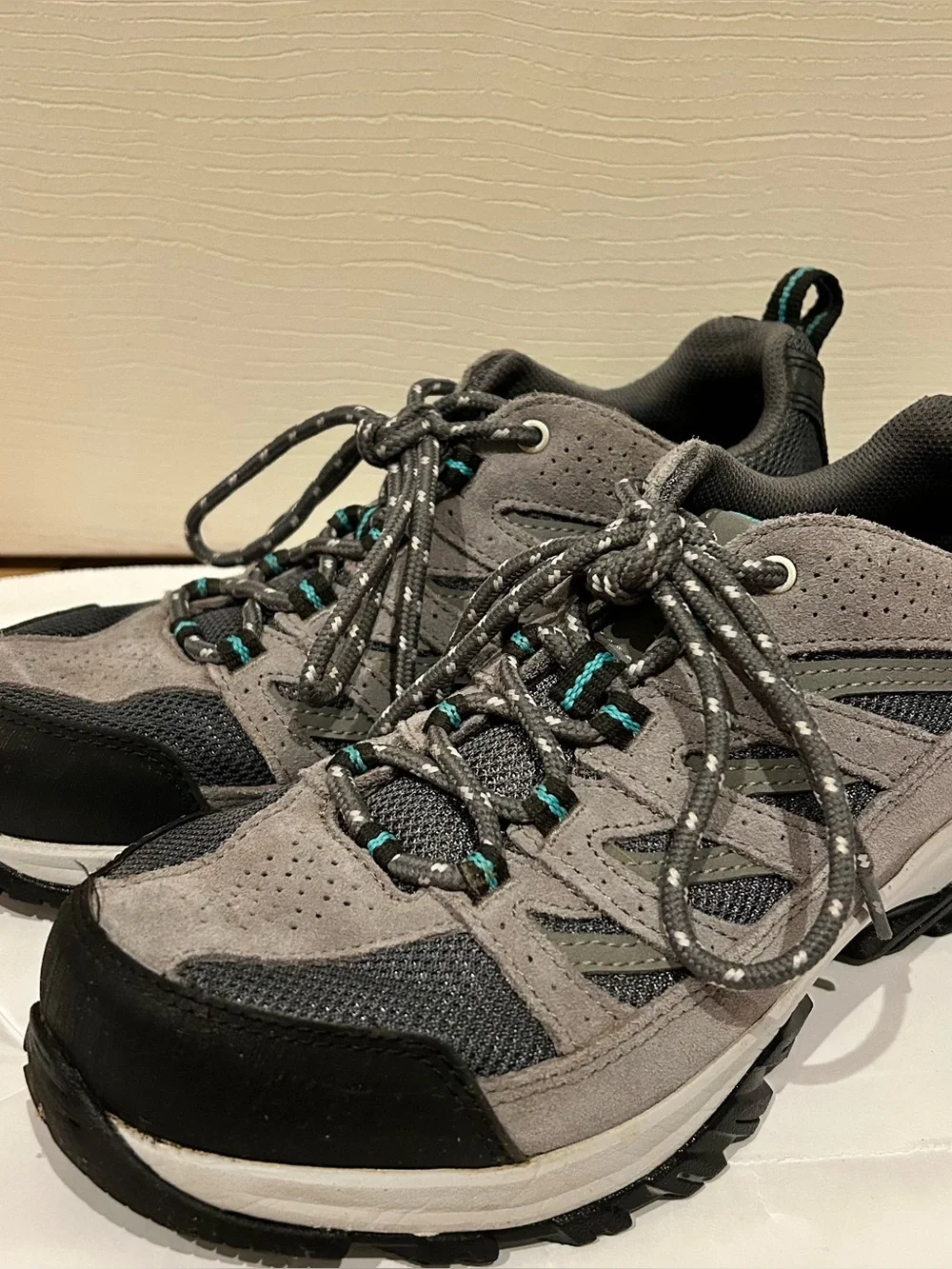 Worn 2X Columbia Crestwood trail shoe Grey and Teal Women's Trail Shoe size 8.5 - Picture 4 of 8
